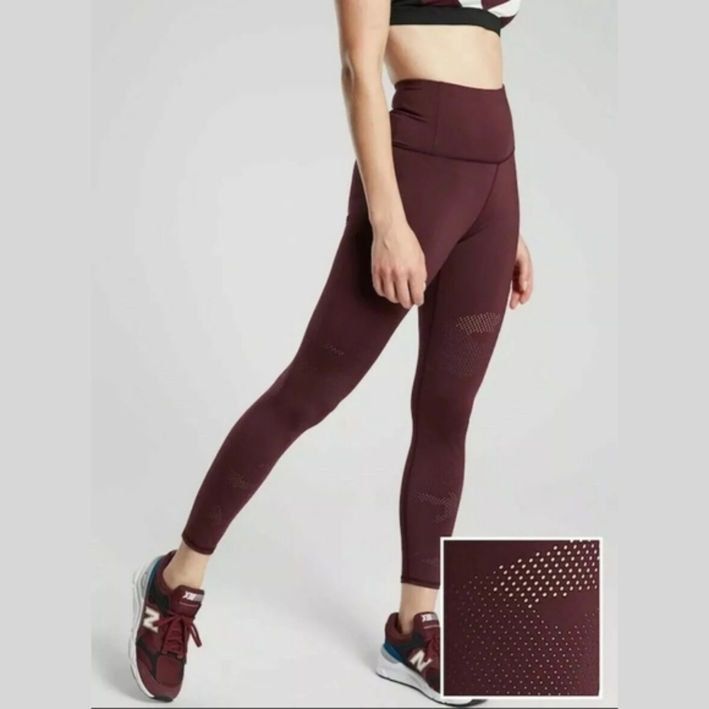 Athleta Persistence Camo Laser Cut 7/8 Tight Womens Large Red Burgundy Powerlift